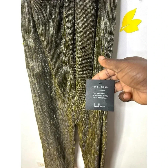 Lulu’s Elegant Dazzle‎ Halter Neck Wide Leg Jumpsuit In Metallic Gold Size XS - Picture 5 of 15